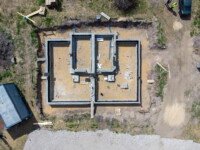 Widok na fundamenty domu K na osiedlu Sportowa Park w Kolumnie koło Łasku