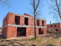 Osiedle Sportowa Park w Kolumnie, dom A, B, od strony działek w tyłu